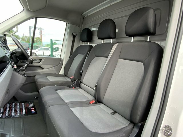 Volkswagen Crafter 2.0 Tdi Cr35 Startline YE21WJD White #4