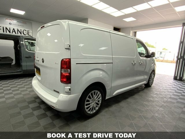 Vauxhall Vivaro 1.5 Turbo D 2700 White #4