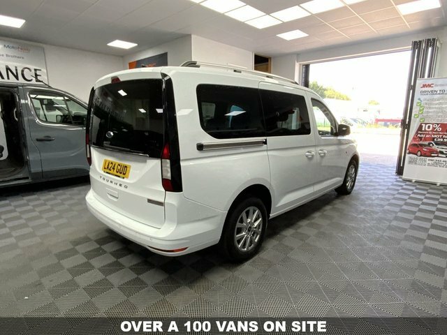 Ford Grand Tourneo Connect 2.0 Ecoboost Titanium Mpv White #4