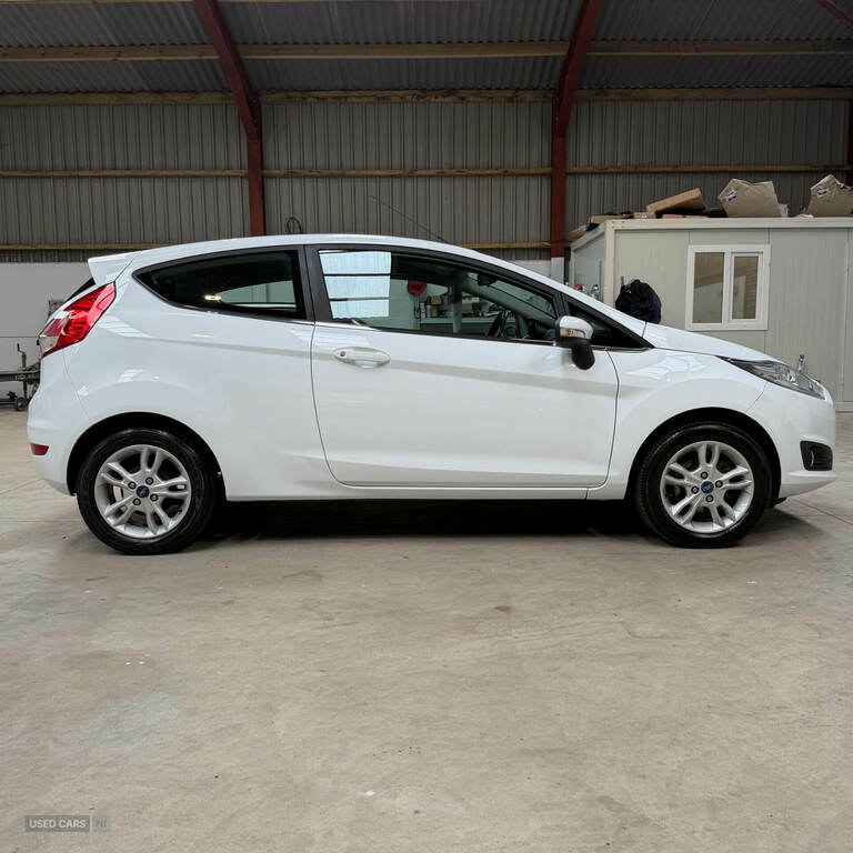 Ford Fiesta 1.25 82 Zetec DY15WOU White #5