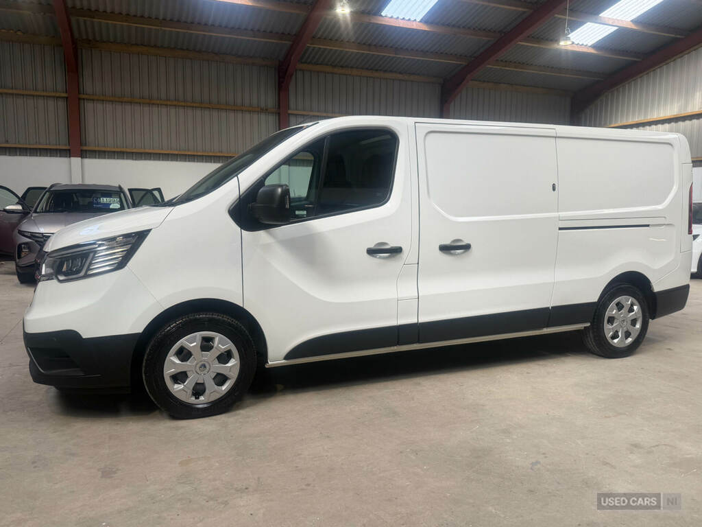 Renault Trafic Ll30 Blue Dci 130 Advance Van White #3