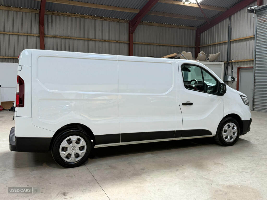 Renault Trafic Ll30 Blue Dci 130 Advance Van White #6