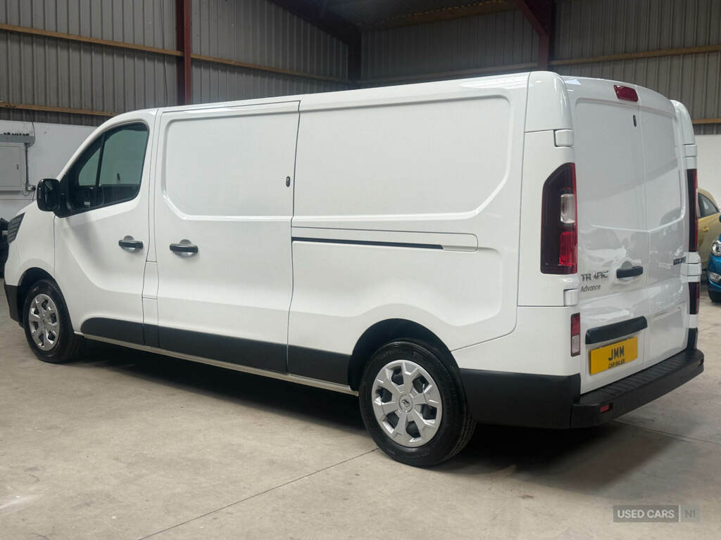 Renault Trafic Ll30 Blue Dci 130 Advance Van White #4