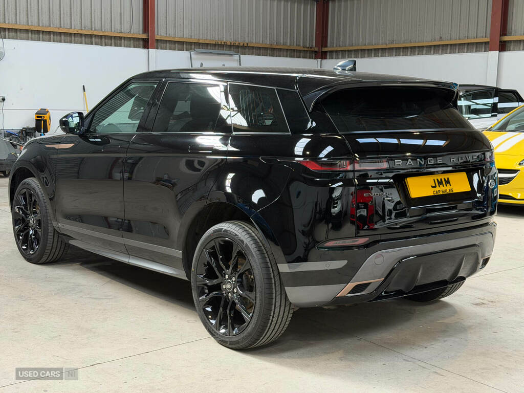 Land Rover Range Rover Evoque 2.0 D150 R-dynamic 2Wd Black #4