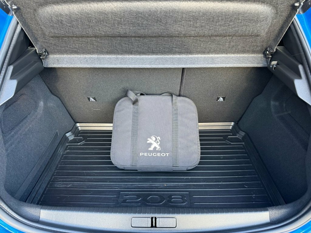 Peugeot e-208 Hatchback Black #28