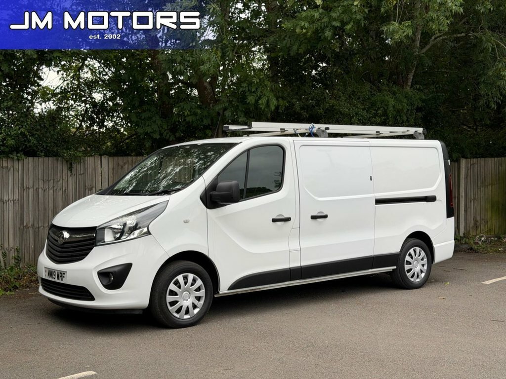 Vauxhall Vivaro 1.6L Sportive White