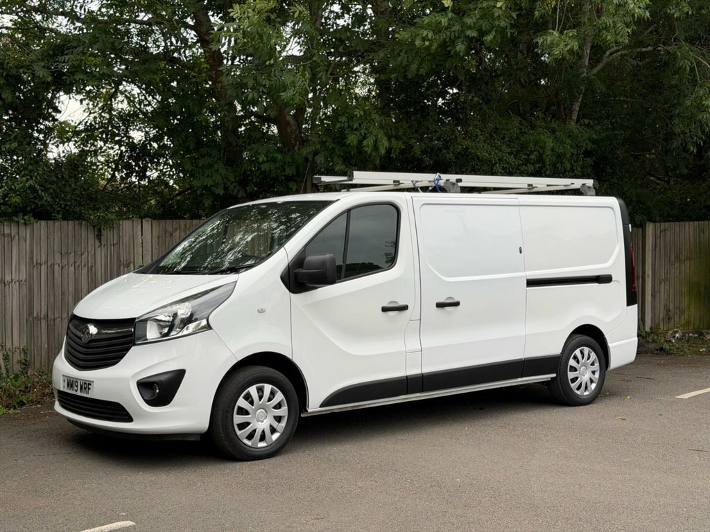 Vauxhall Vivaro 1.6L Sportive White