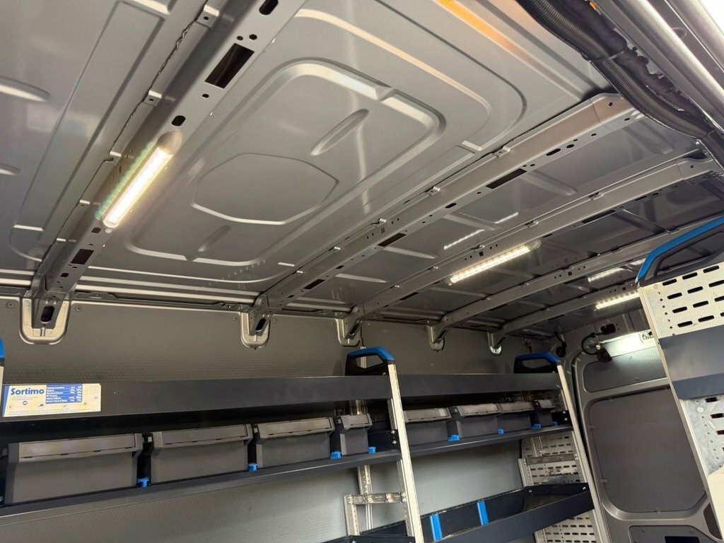 Volkswagen Crafter 2L Trendline FG70ZFV Silver #4