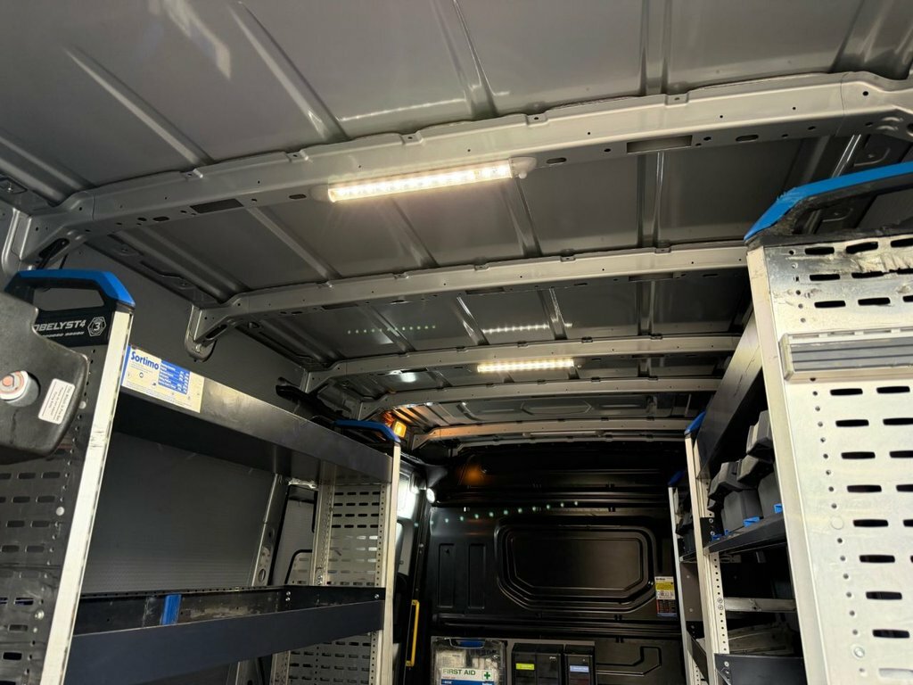 Volkswagen Crafter 2L Trendline FG70ZFV Silver #6