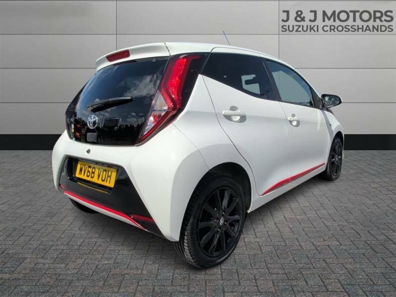 Toyota Aygo Vvt-i X-play White #7