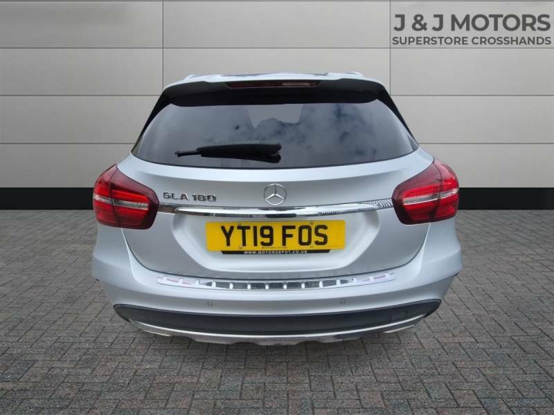 Mercedes-Benz GLA Class Gla 180 Amg Line Edition Silver #6