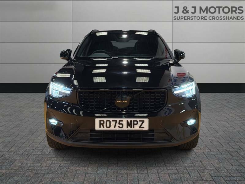 Volvo XC40 2.0 B4p Plus Black Edition Black #4