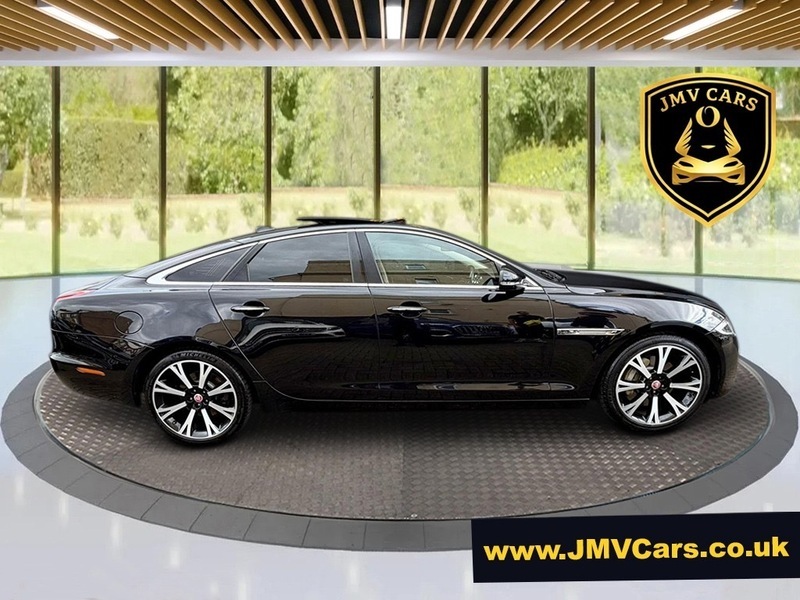 Jaguar XJ D V6 Portfolio Black #2