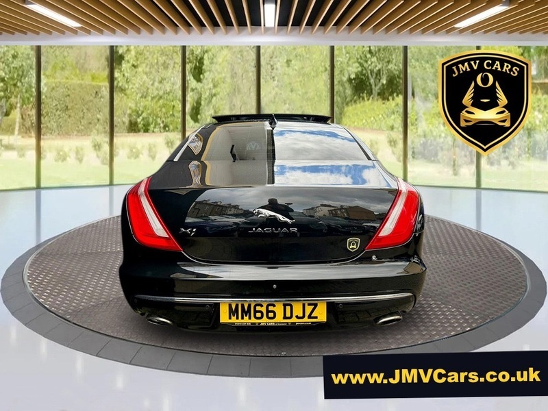 Jaguar XJ D V6 Portfolio Black #4