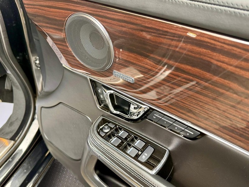 Jaguar XJ Xj R-sport V6 D Grey #17