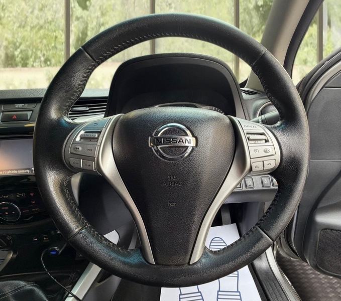 Nissan Navara Navara Tekna Dci Grey #9
