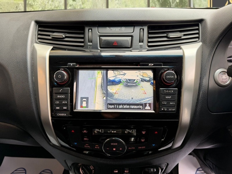 Nissan Navara Navara Tekna Dci Grey #11