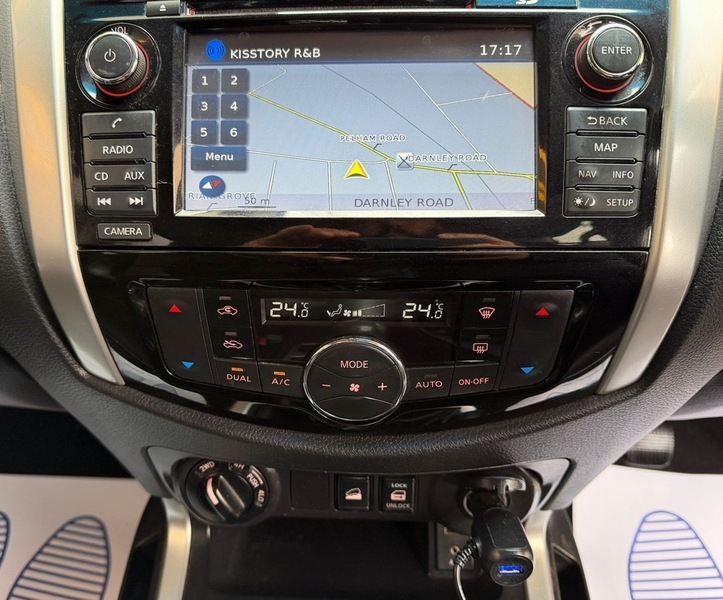 Nissan Navara Navara Tekna Dci Grey #12