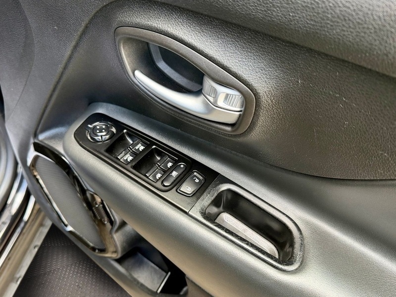 Jeep Renegade Limited Blue #13