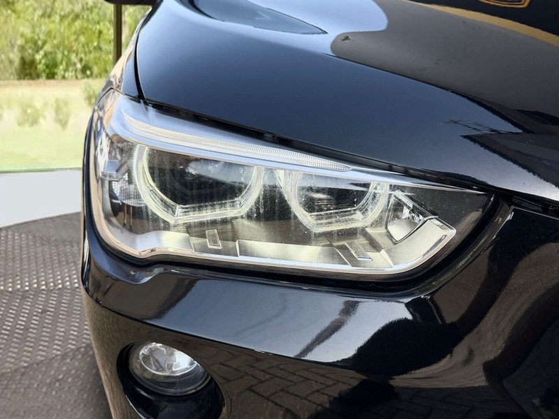 BMW X1 Se Black #7
