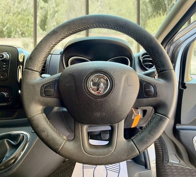 Vauxhall Vivaro   #9