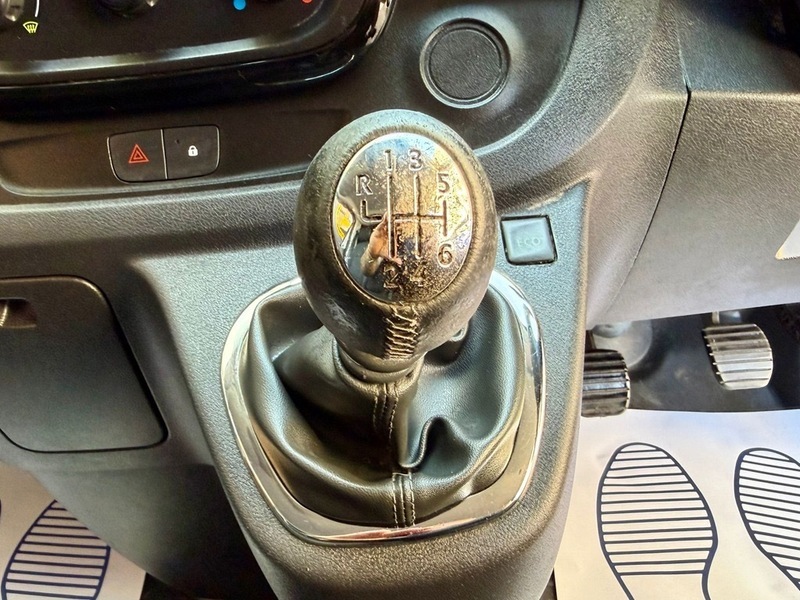 Vauxhall Vivaro   #11