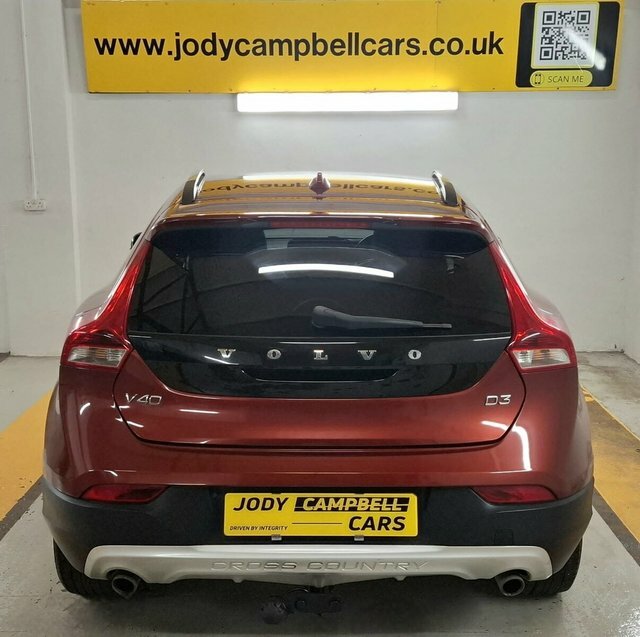 Volvo V40 Cross Country 2015 2.0 D3 Se Hatchback Euro 6 S YY15RXG Red #4