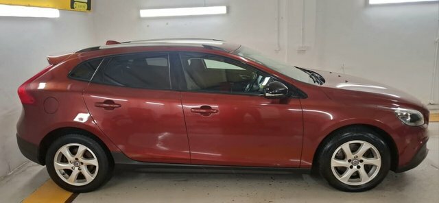 Volvo V40 Cross Country 2015 2.0 D3 Se Hatchback Euro 6 S YY15RXG Red #3