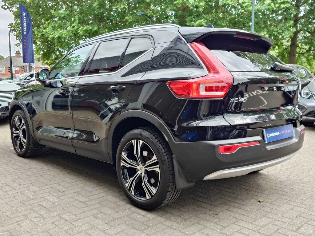 Volvo XC40 2.0 B4p Inscription Pro 7 Speed YS70CGY Black #3