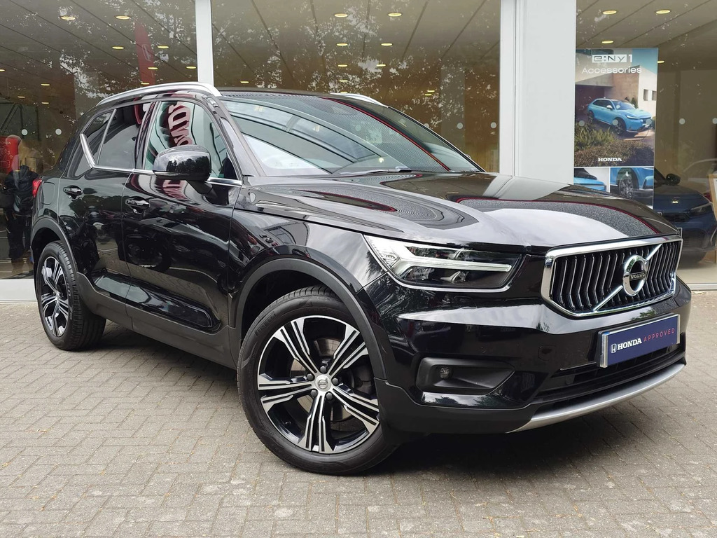 Volvo XC40 2.0 B4p Inscription Pro 7 Speed Black