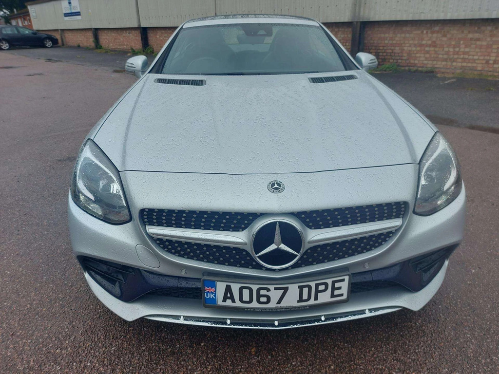 Mercedes-Benz SLC 180 Amg Line Silver