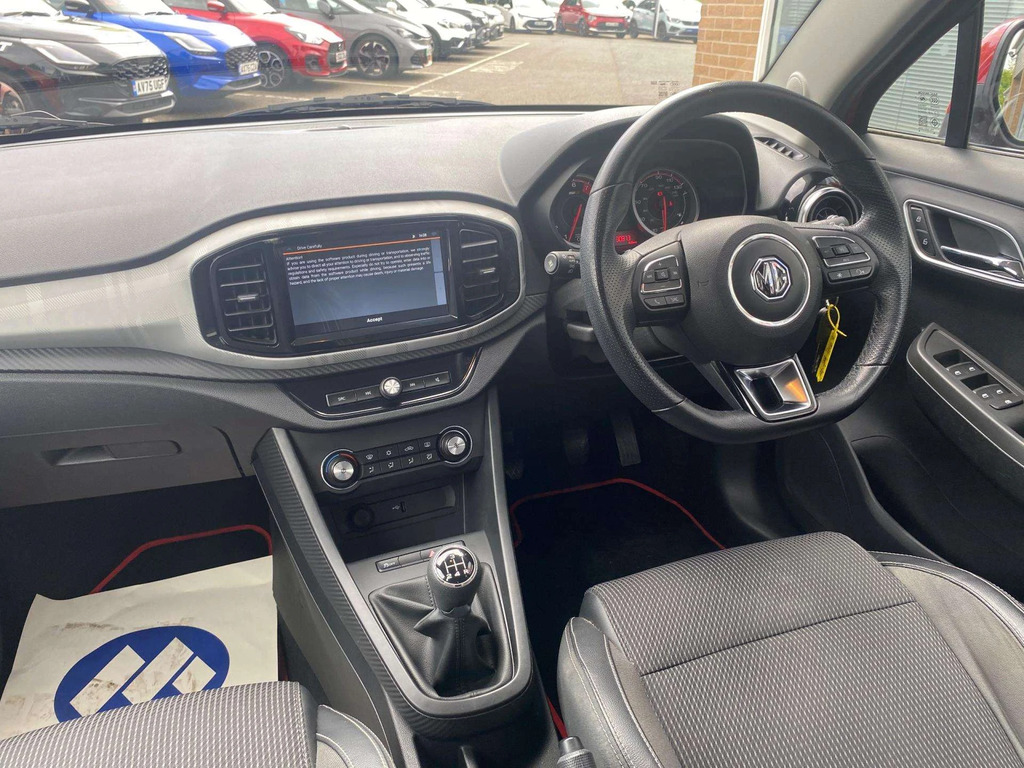 MG MG3 1.5 Vti-tech Exclusive Navigation AP21HMH Red #4