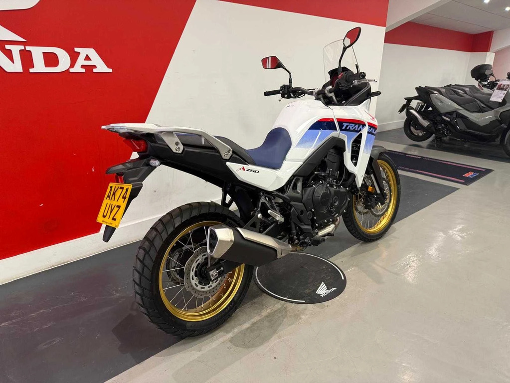 Honda  2.0 Ehev 184 Advance Cvt Red #2