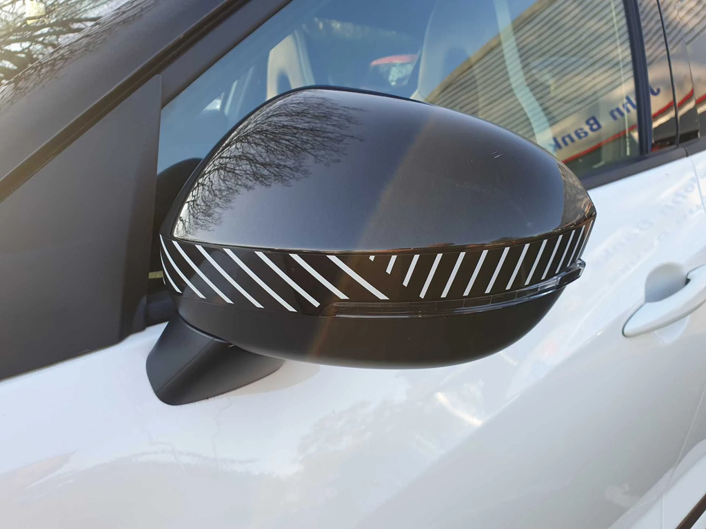 Nissan Juke Tekna Black #6