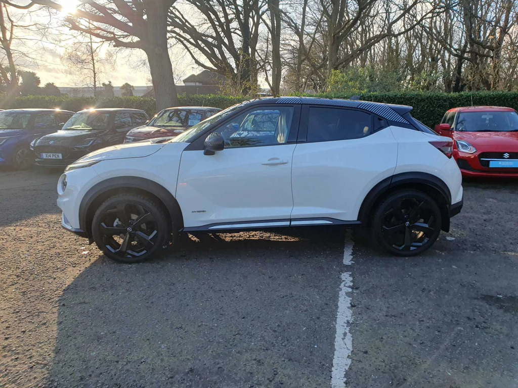 Nissan Juke Tekna Black #4