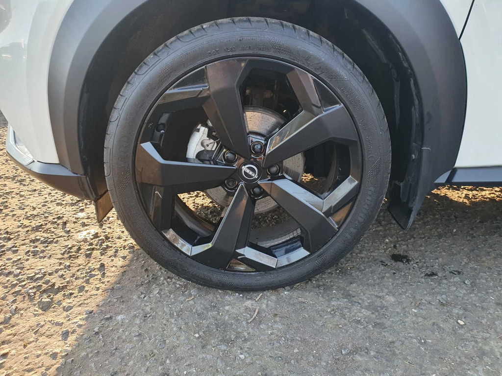 Nissan Juke Tekna Black #5