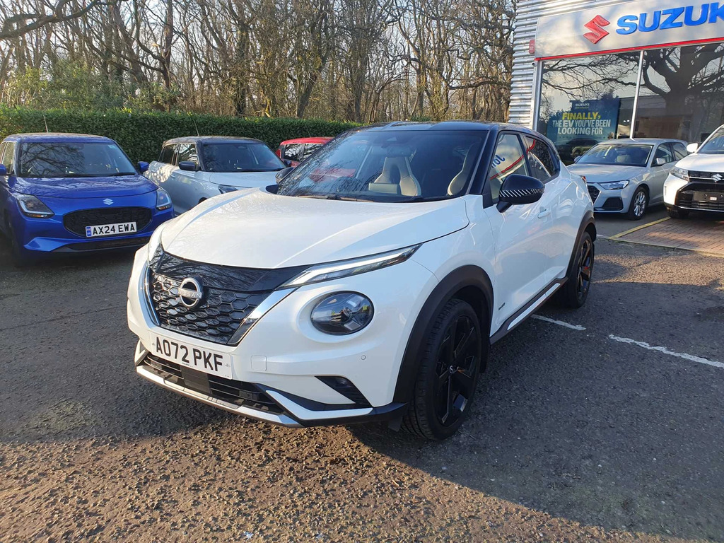 Nissan Juke Tekna Black #3