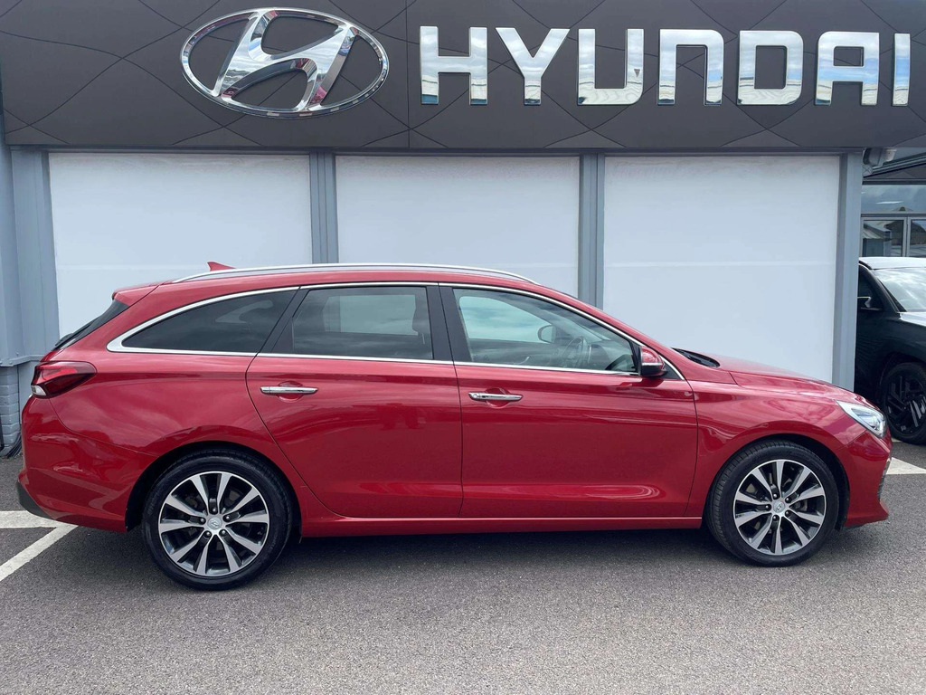 Hyundai I30 Premium T-gdi Red #2