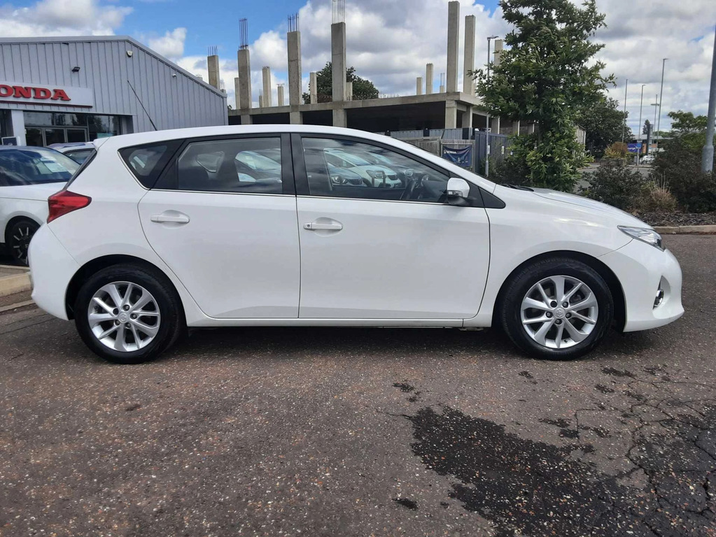 Toyota Auris 1.6 V-matic Icon White #3
