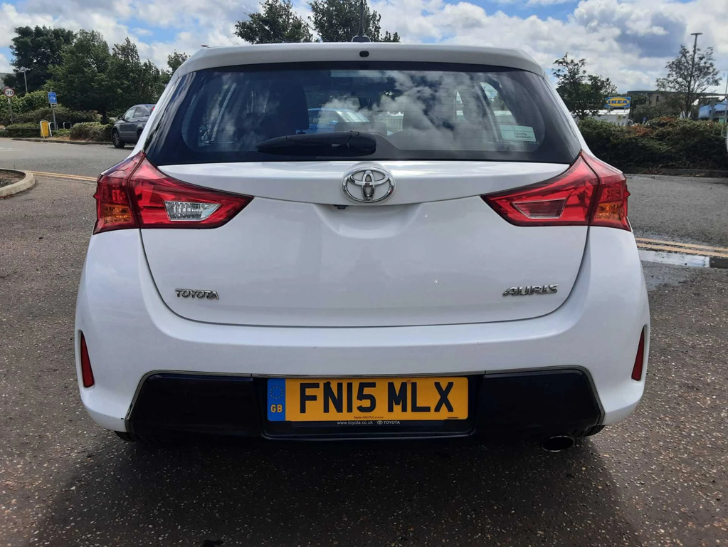 Toyota Auris 1.6 V-matic Icon White #6