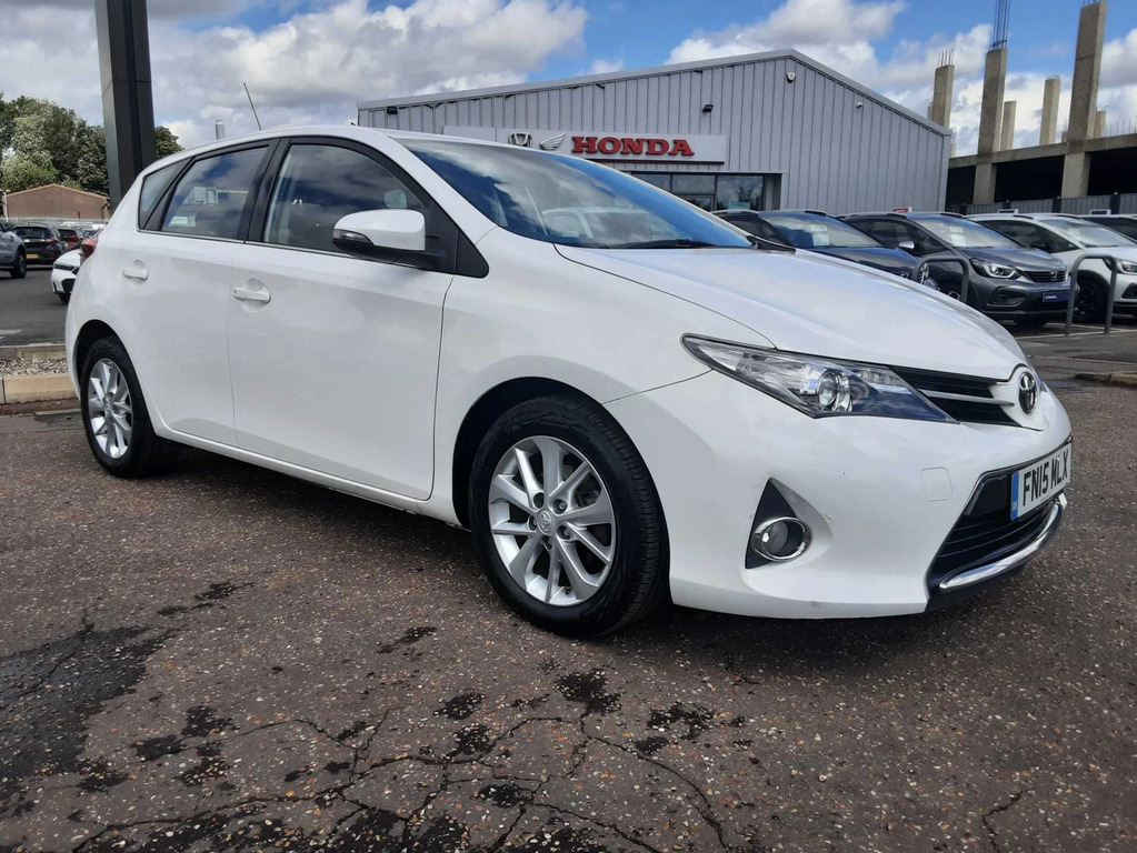 Toyota Auris 1.6 V-matic Icon White #2
