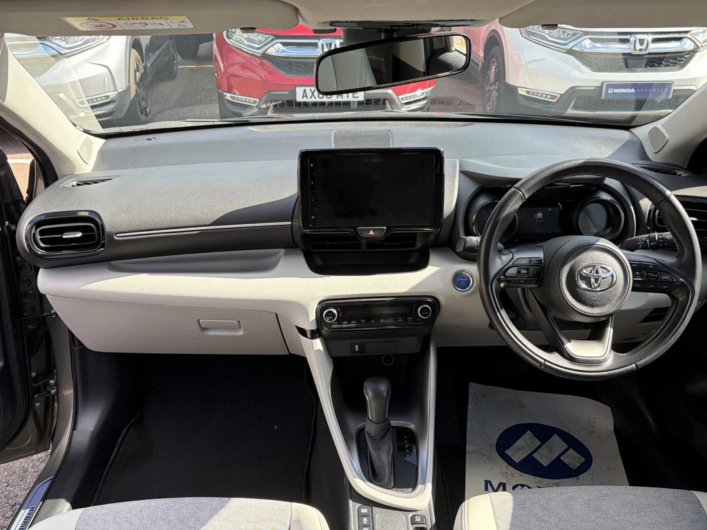 Toyota Yaris Excel Hev Cvt AV72FPT Brown #4