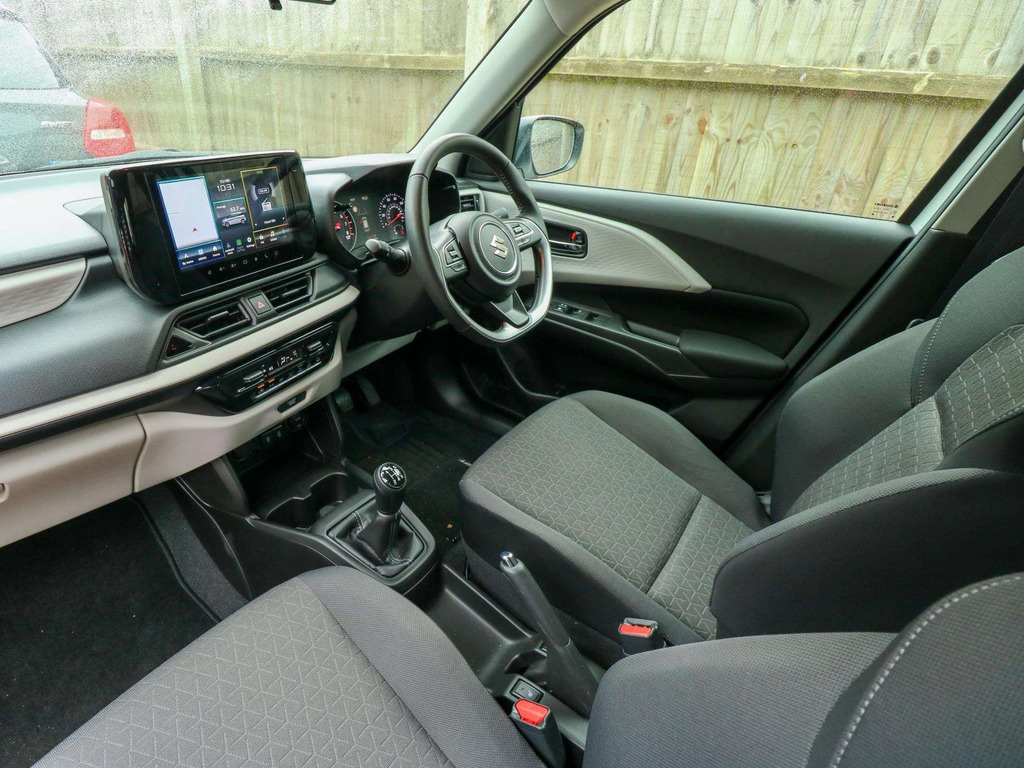 Suzuki Swift 1.2 Mild Hybrid Motion AX24OHZ White