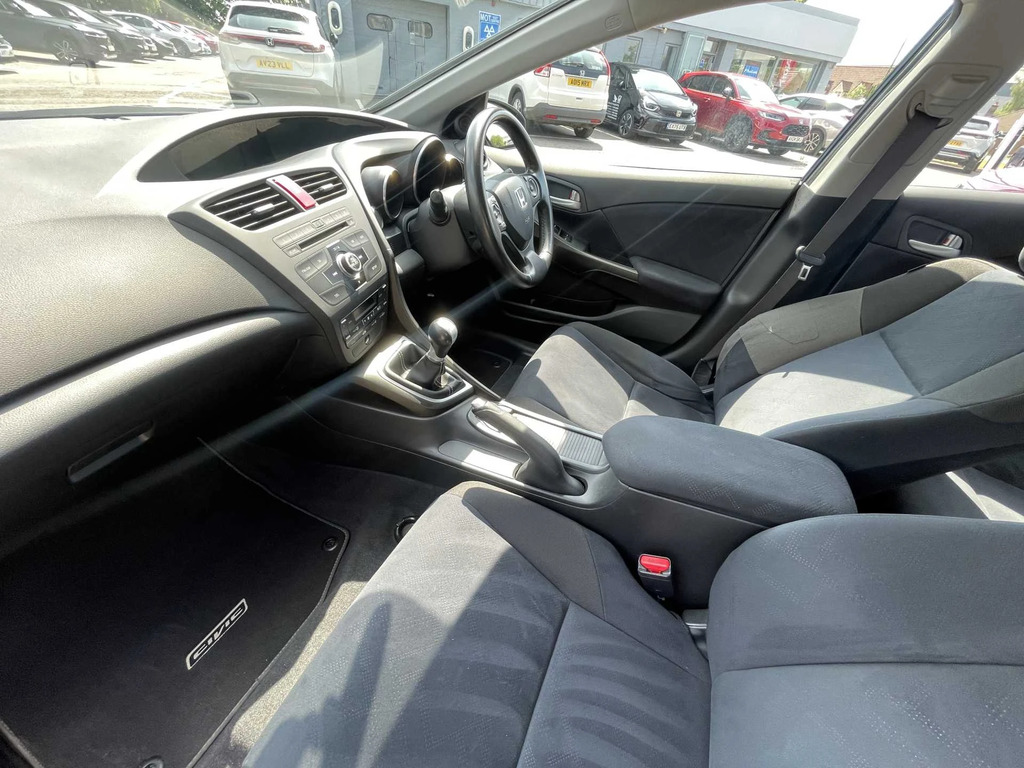 Honda Civic I-dtec Es-t - 2014 14 Plate Silver #2