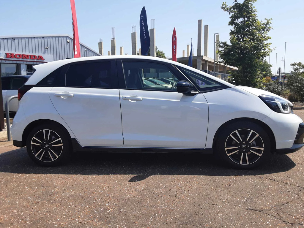 Honda Jazz 1.5 I-mmd Hybrid Advance Sport Ecvt AK26TZV White #4