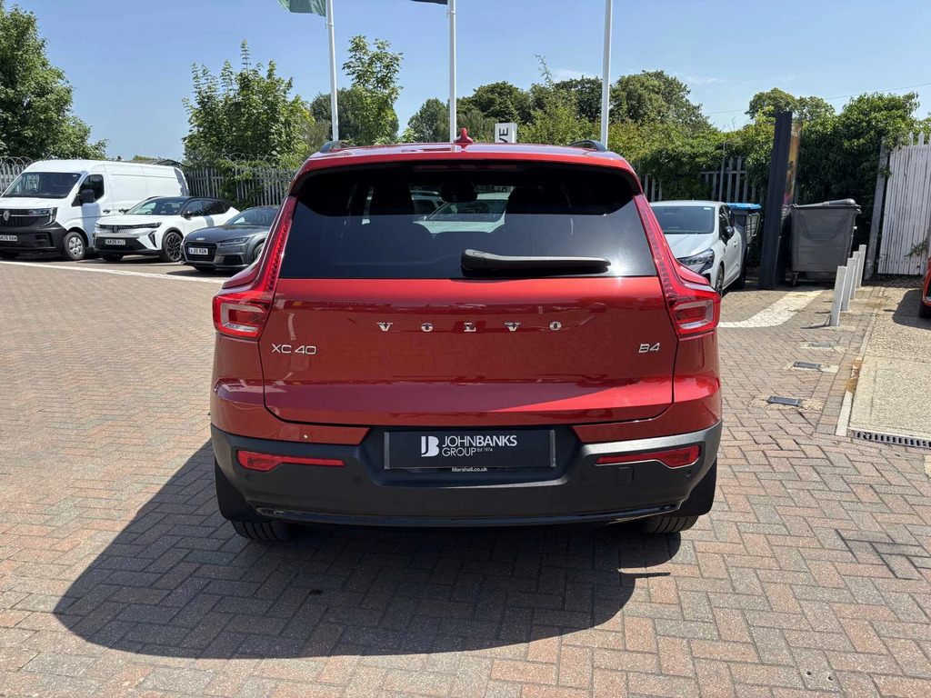 Volvo XC40 2.0 B4p Ultimate Dark KN23ZYR Red #3