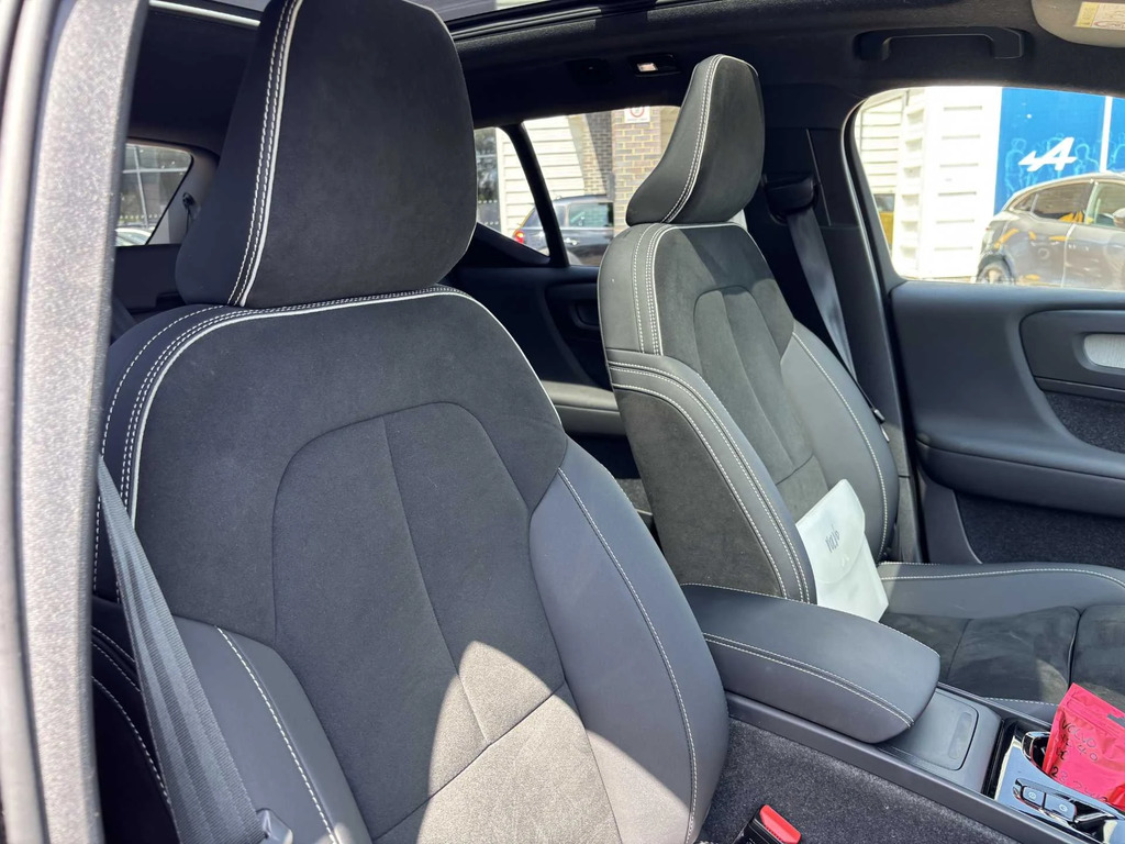 Volvo XC40 2.0 B4p Ultimate Dark KN23ZYR Red #5