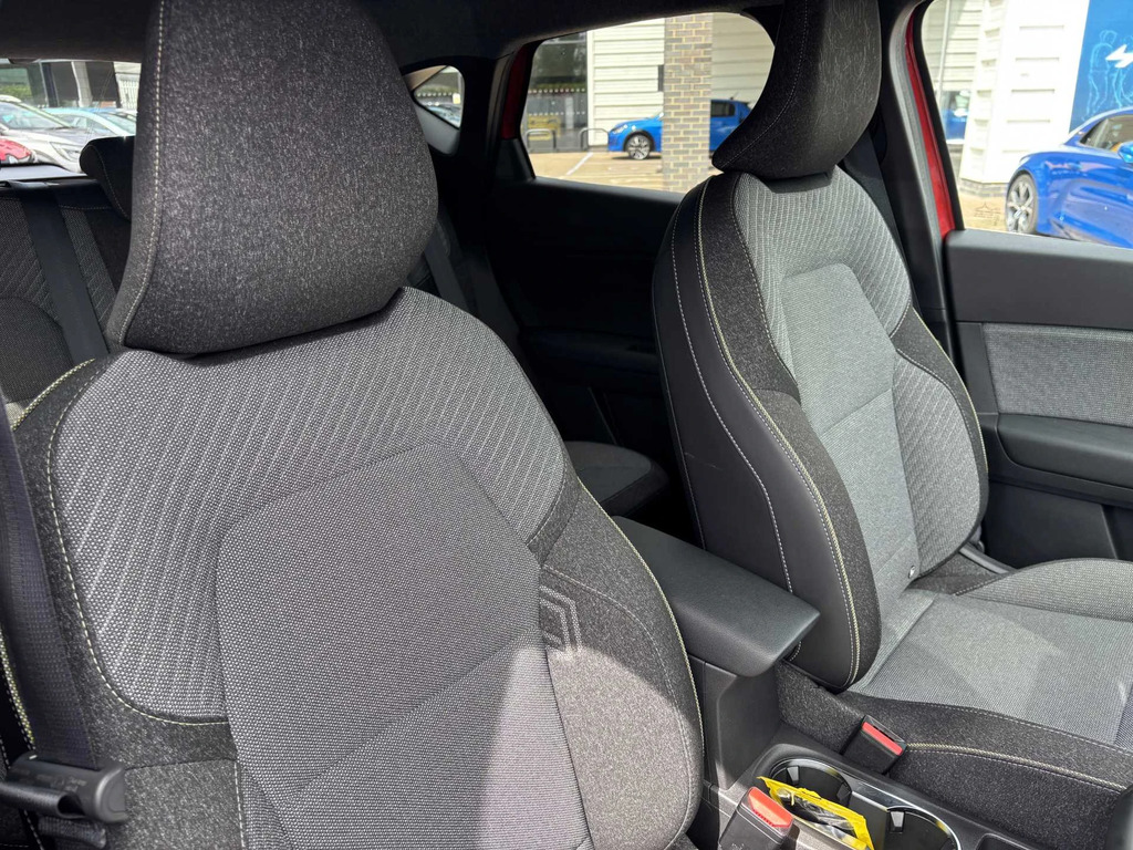 Renault Captur 1.6 E-tech Full Hybrid 145 Techno Red #5