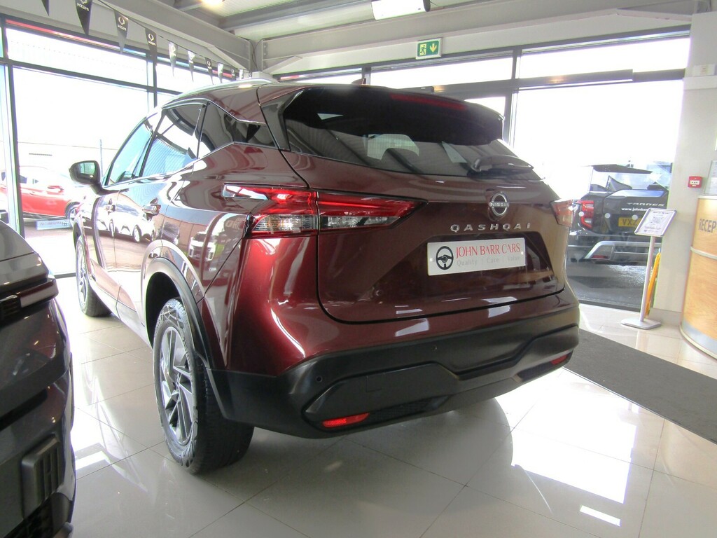 Nissan Qashqai 1.3 Dig-t Mh Acenta Premium Red #2
