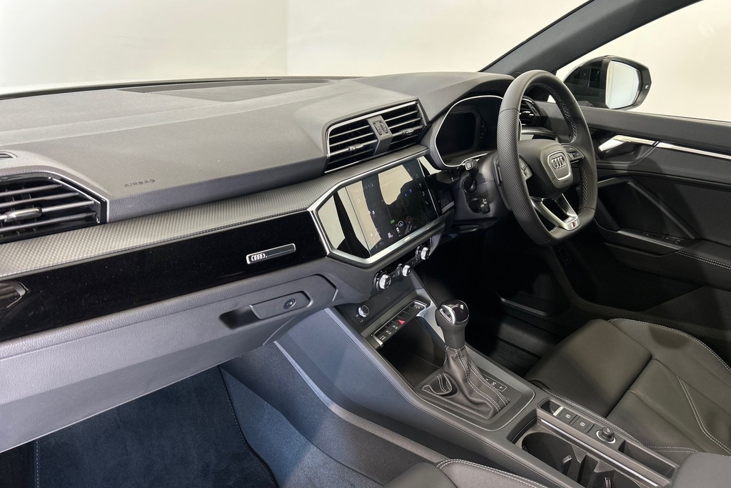 Audi Q3 Black Edition 35 Tfsi 150 Ps S Tronic SW25HWY White #2